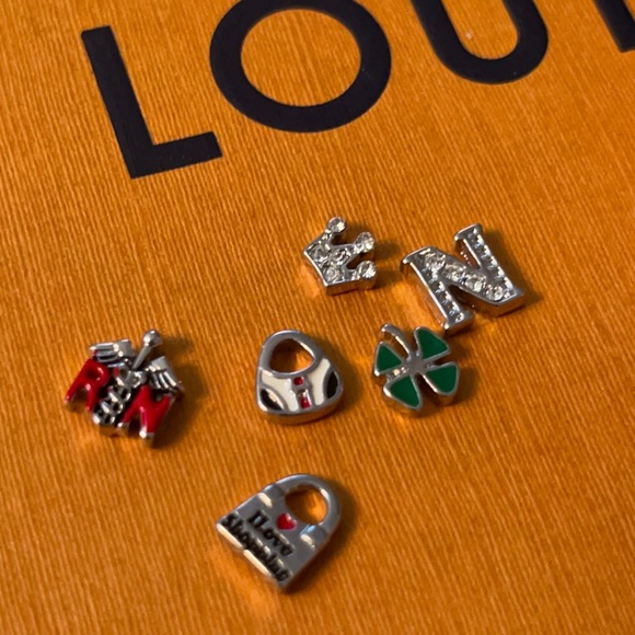 Origami Owl Silver Charms Nurse Theme I Love Shopping RN Crown Lucky Charm Purse - Picture 2 of 4